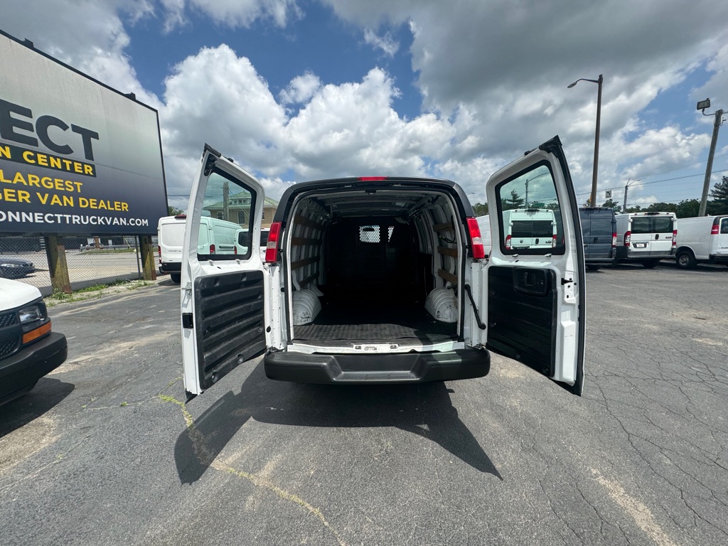 Photo 12 of this GMC SAVANA