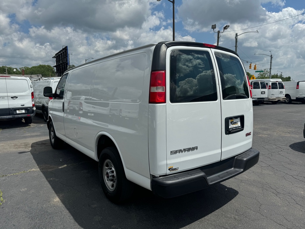 Photo 6 of this GMC SAVANA
