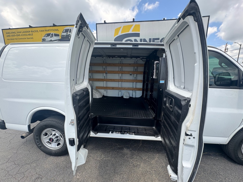 Photo 11 of this GMC SAVANA