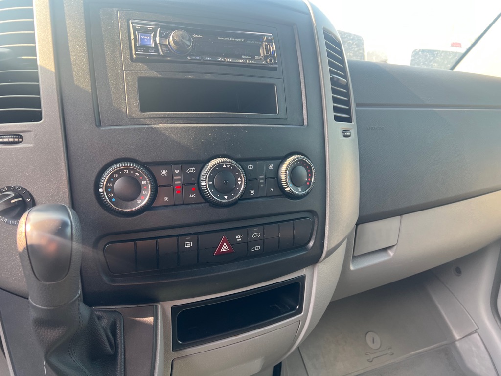 Photo 5 of this FREIGHTLINER SPRINTER 2500