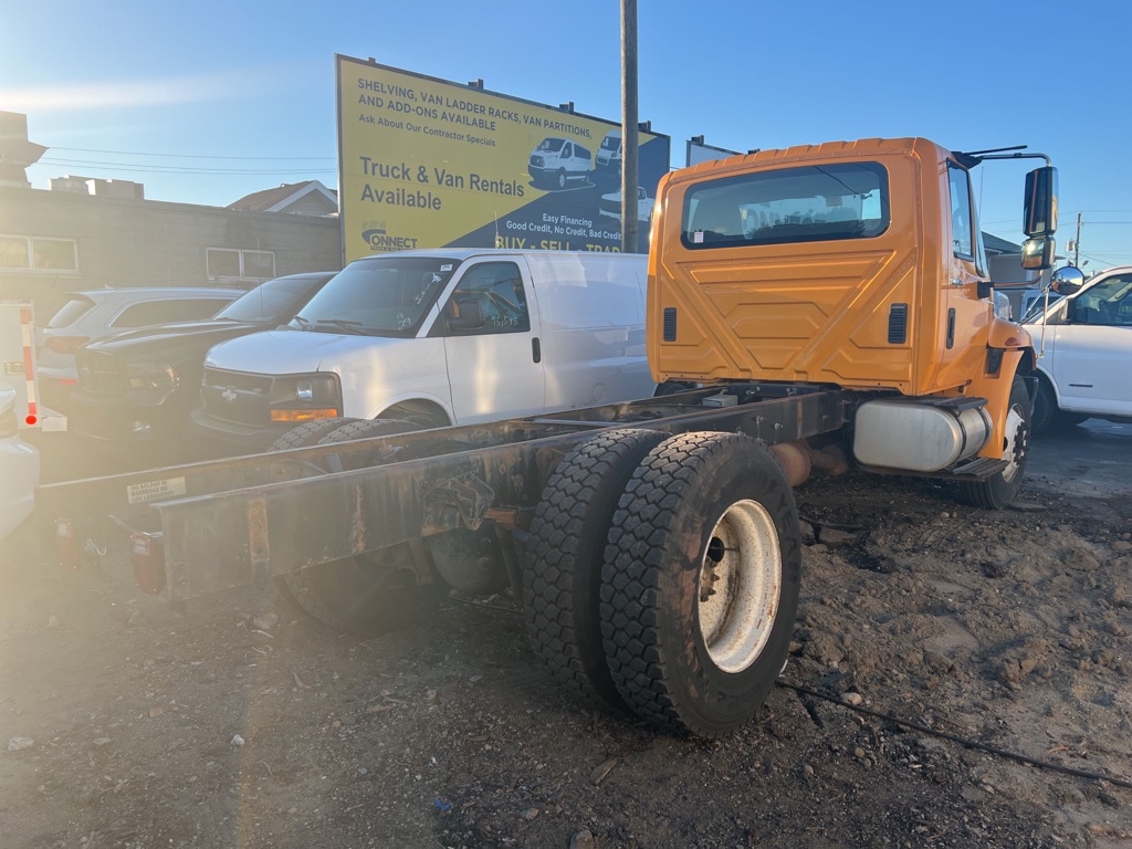 Photo 3 of this INTERNATIONAL 4300