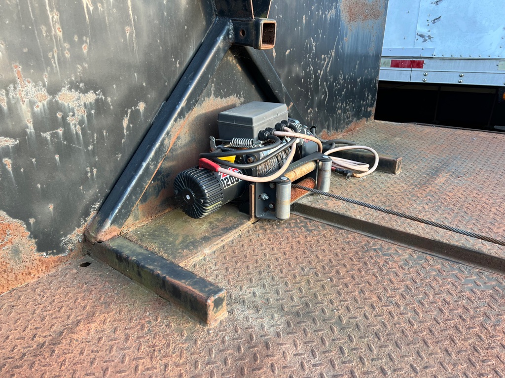 Photo 4 of this INTERNATIONAL 4300
