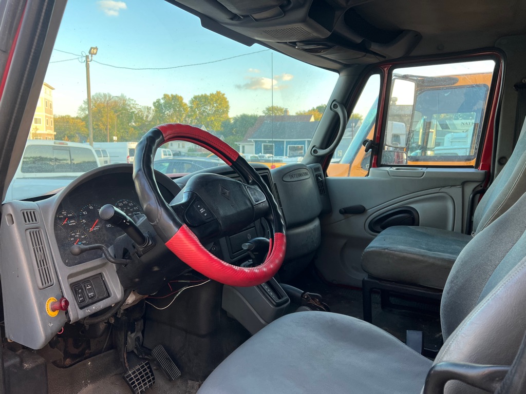 Photo 7 of this INTERNATIONAL 4300
