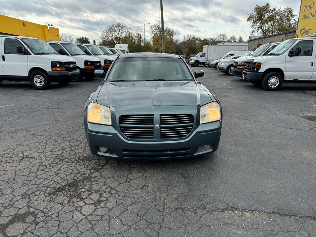 Photo 3 of this DODGE MAGNUM