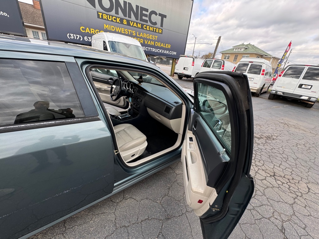 Photo 12 of this DODGE MAGNUM