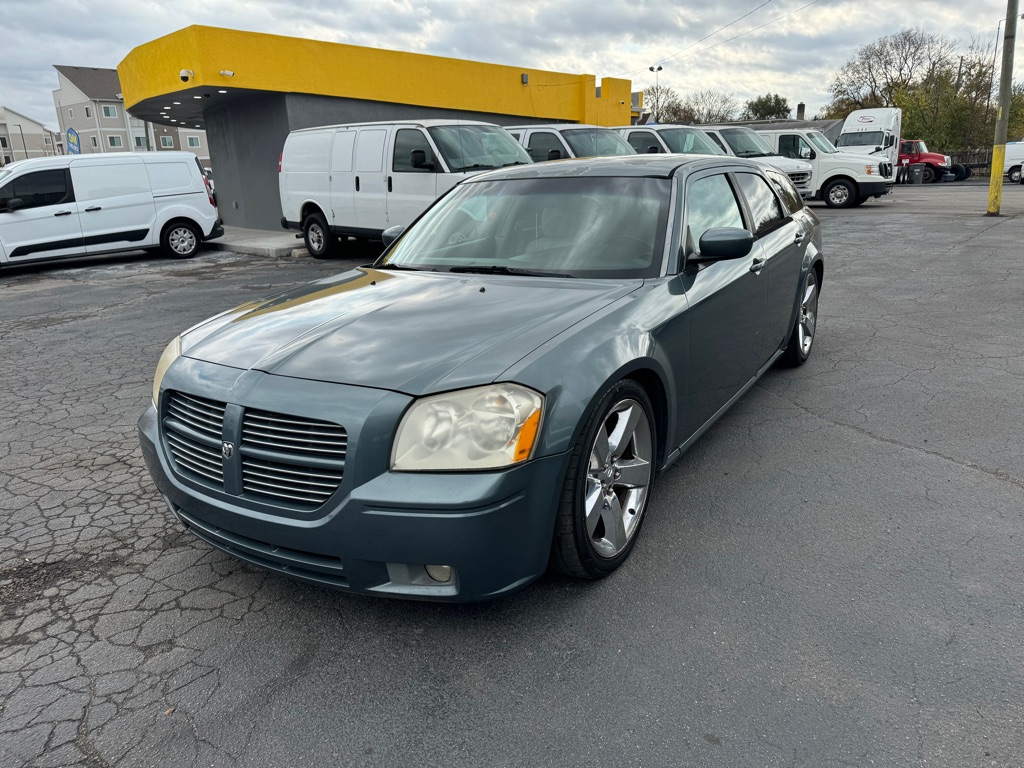 Photo 4 of this DODGE MAGNUM