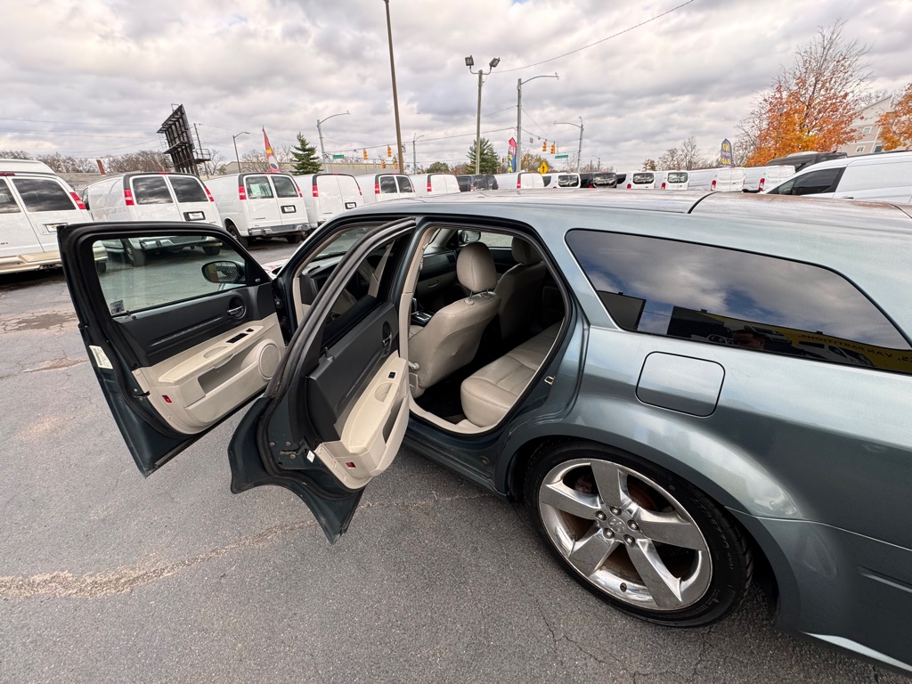 Photo 9 of this DODGE MAGNUM