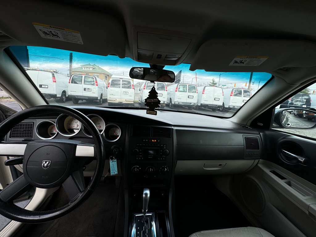Photo 14 of this DODGE MAGNUM