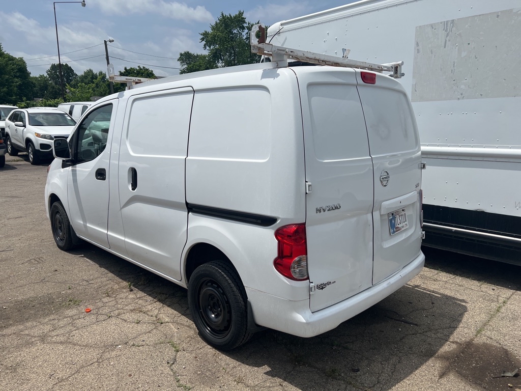 Photo 2 of this NISSAN NV200