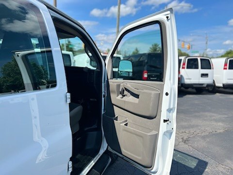 Photo 3 of this CHEVROLET EXPRESS G2500