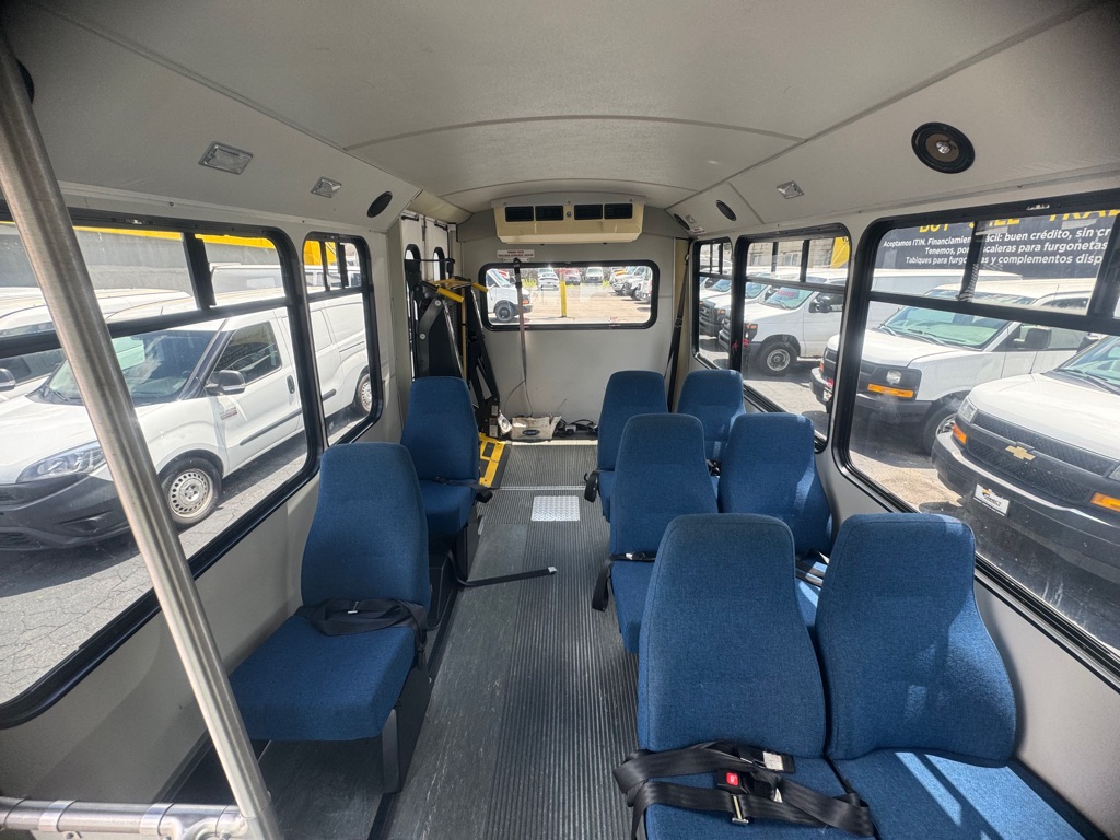 Photo 13 of this FORD ECONOLINE