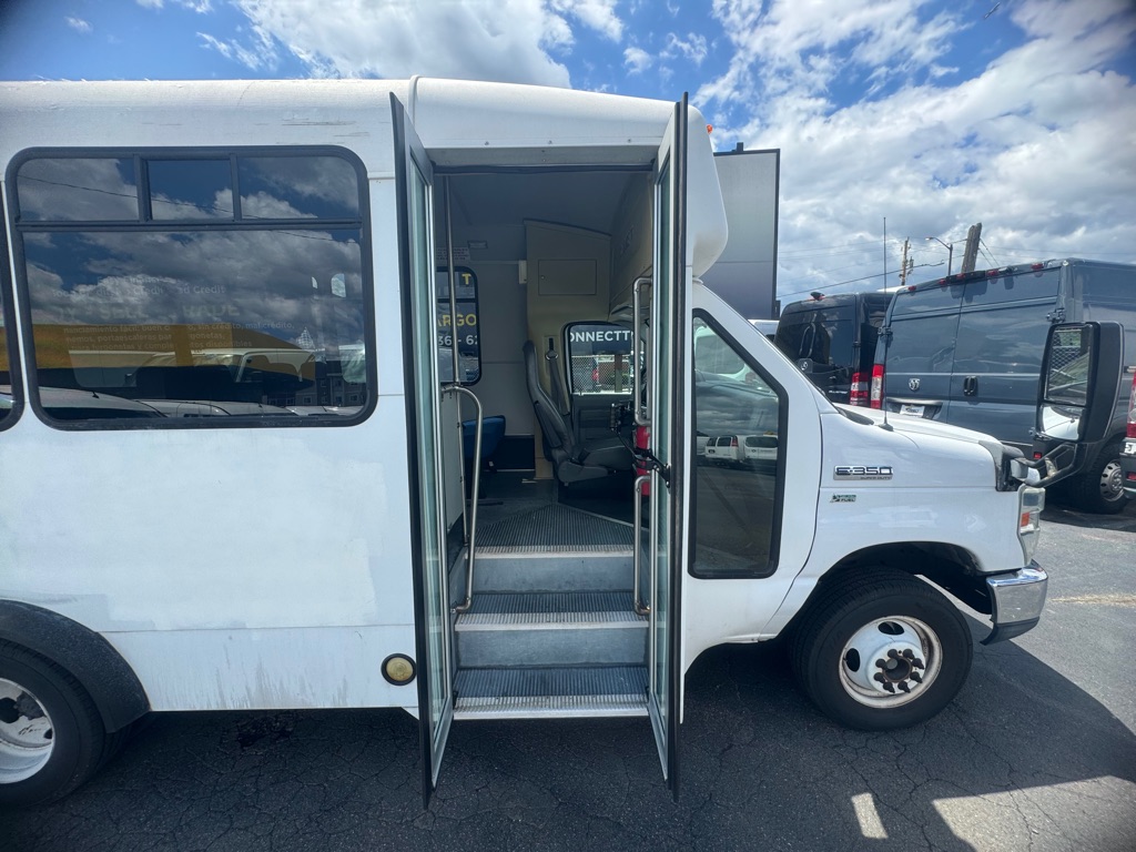 Photo 10 of this FORD ECONOLINE