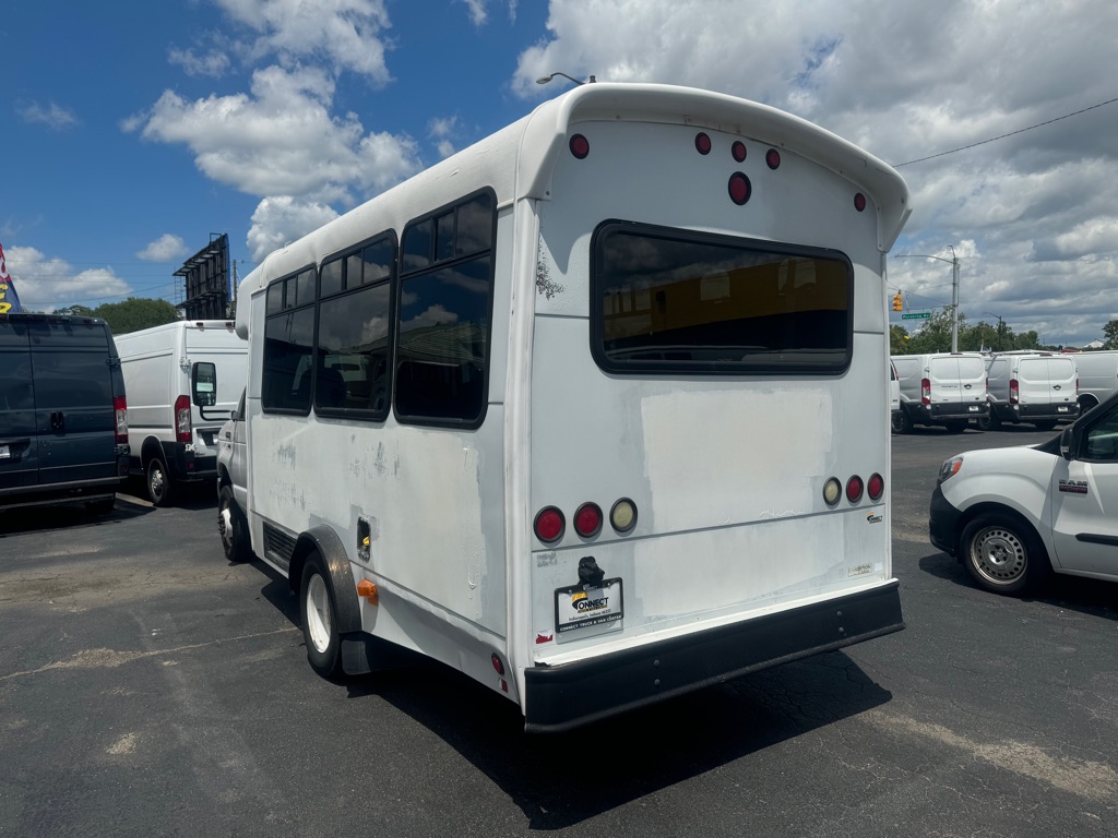 Photo 6 of this FORD ECONOLINE