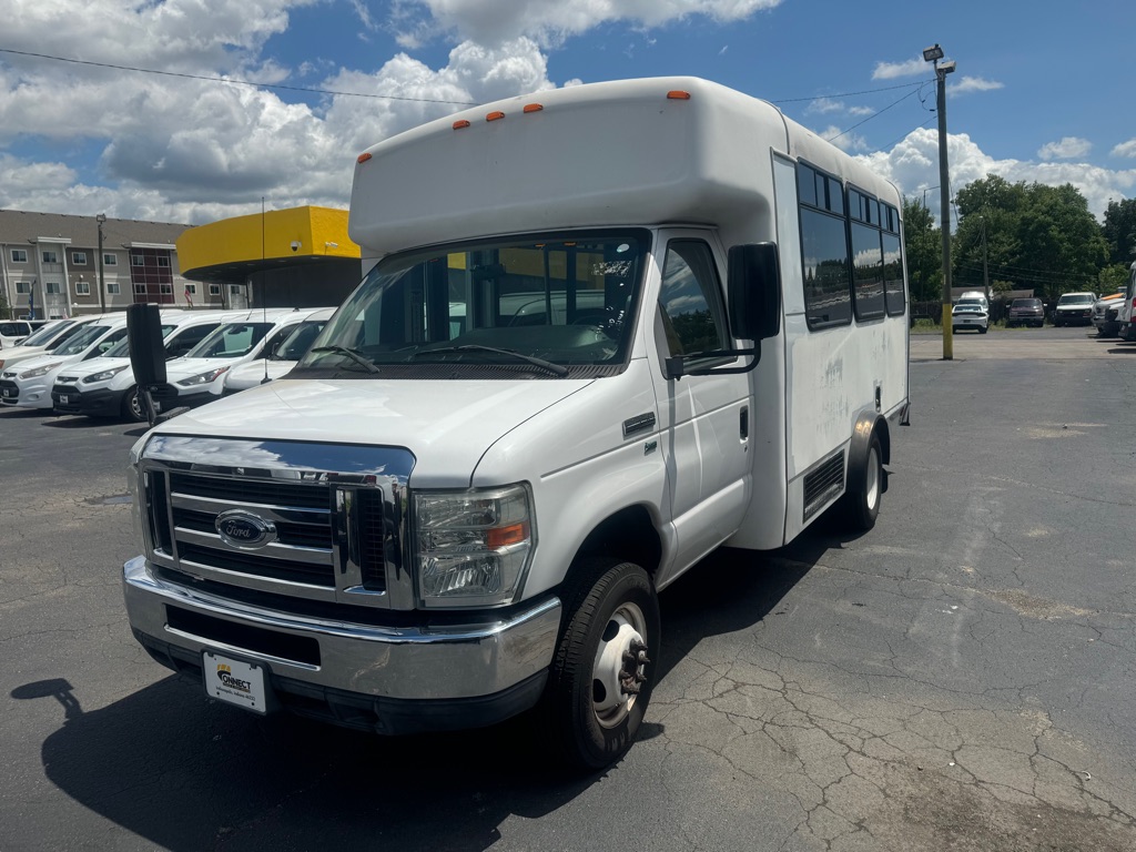 Photo 4 of this FORD ECONOLINE