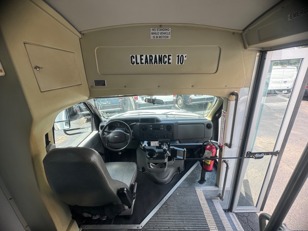 Photo 12 of this FORD ECONOLINE