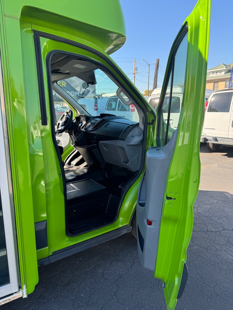 Photo 10 of this FORD TRANSIT