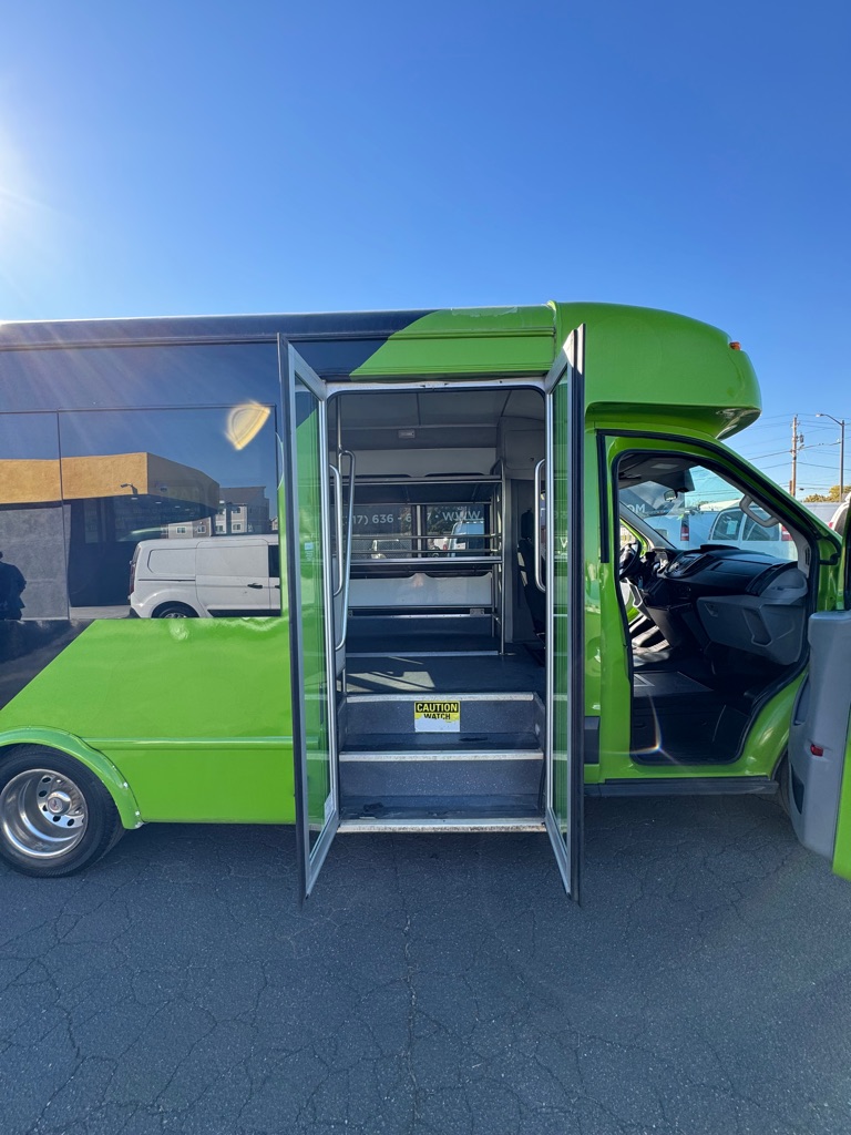 Photo 11 of this FORD TRANSIT