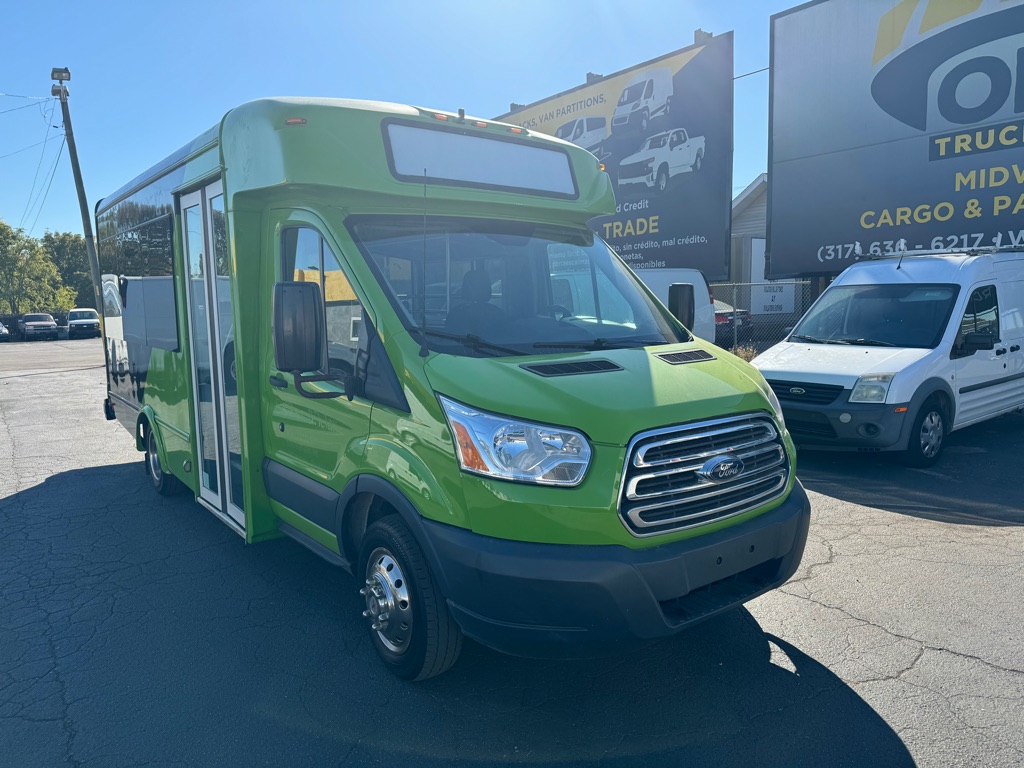 Photo 2 of this FORD TRANSIT