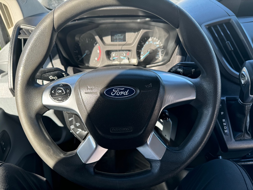 Photo 18 of this FORD TRANSIT