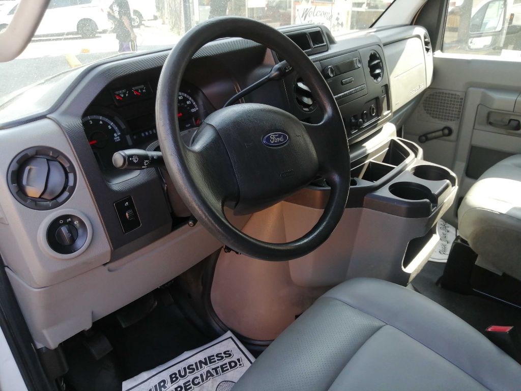 Photo 13 of this FORD ECONOLINE