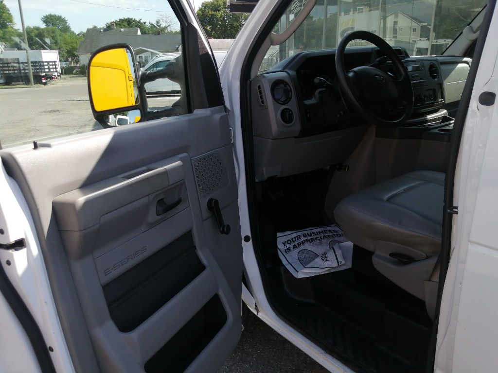 Photo 12 of this FORD ECONOLINE