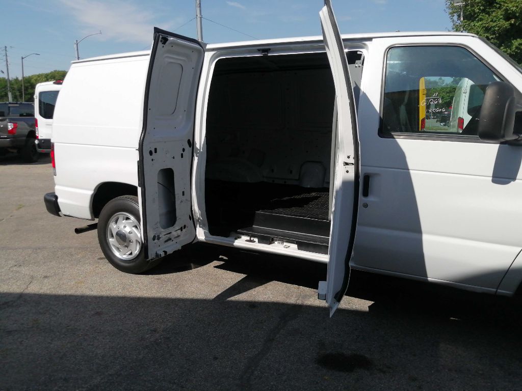 Photo 5 of this FORD ECONOLINE