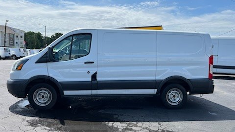 Photo 9 of this FORD TRANSIT