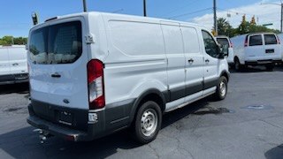 Photo 17 of this FORD TRANSIT