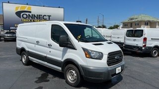 Photo 2 of this FORD TRANSIT