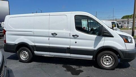 Photo 5 of this FORD TRANSIT