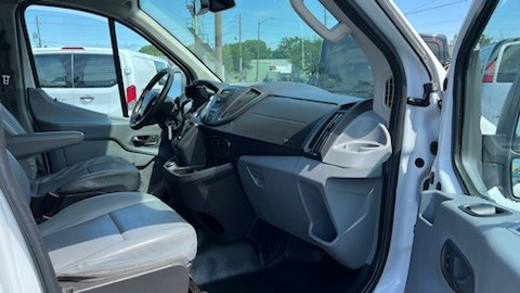 Photo 10 of this FORD TRANSIT