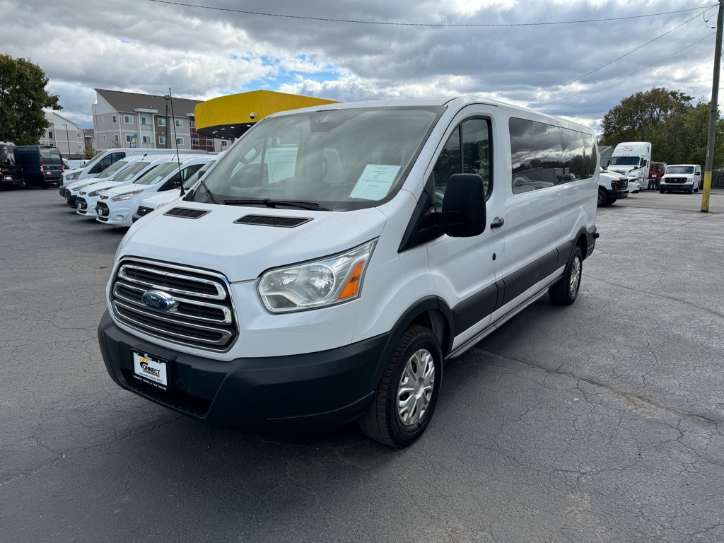 Photo 4 of this FORD TRANSIT