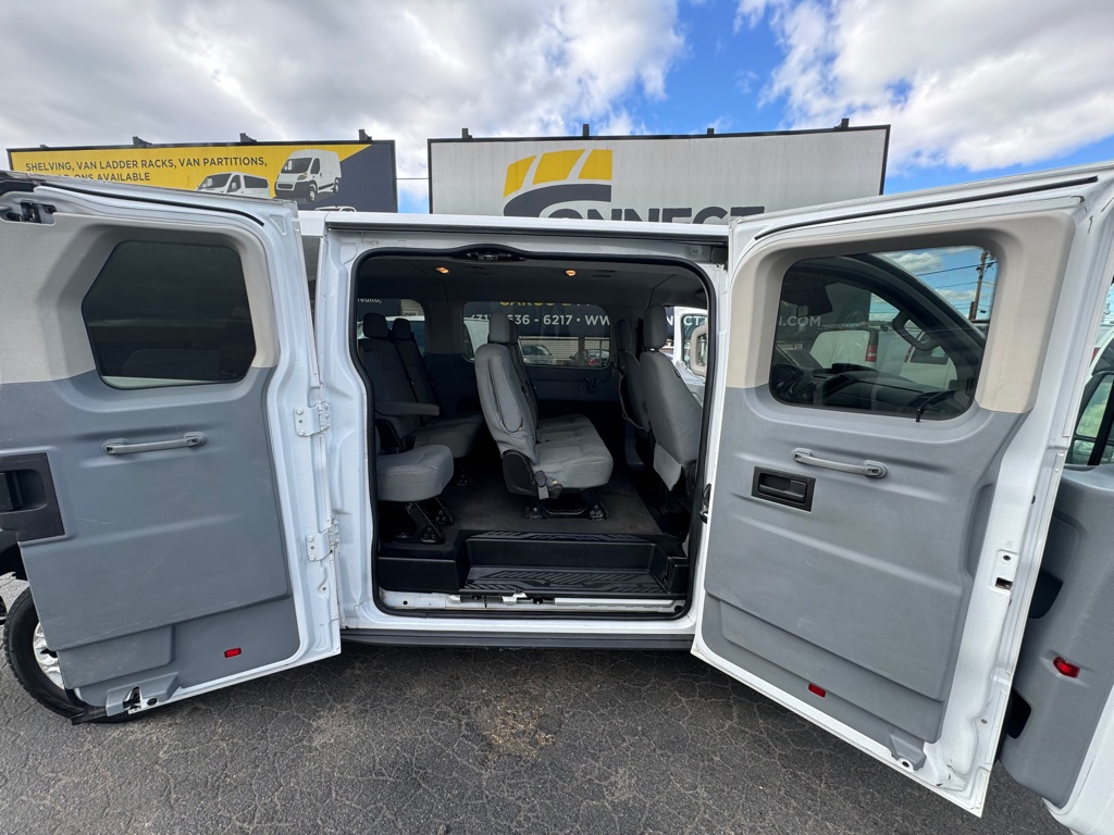 Photo 11 of this FORD TRANSIT