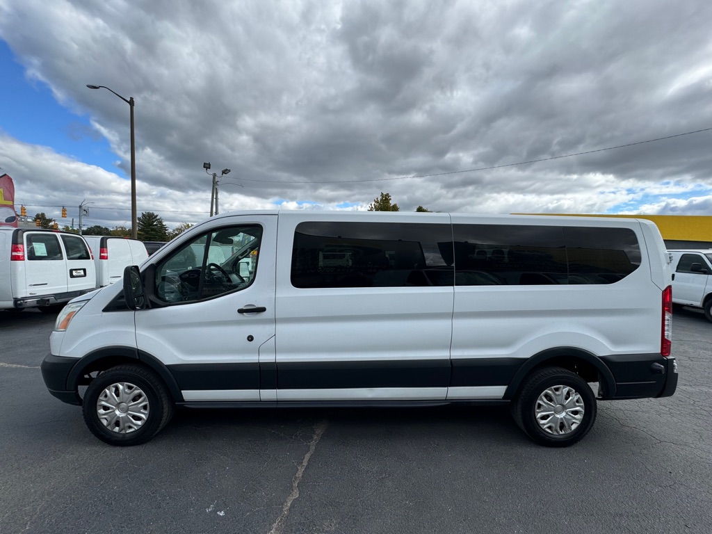 Photo 5 of this FORD TRANSIT