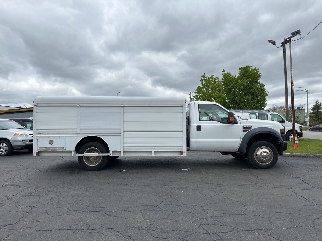Photo 7 of this FORD F550