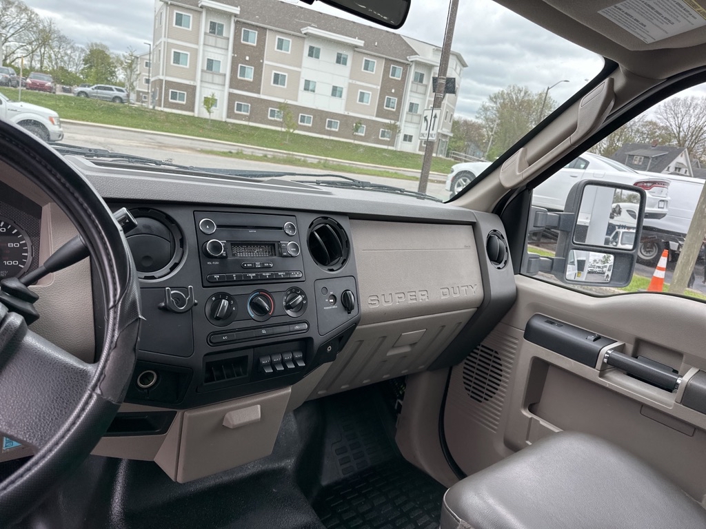 Photo 12 of this FORD F550
