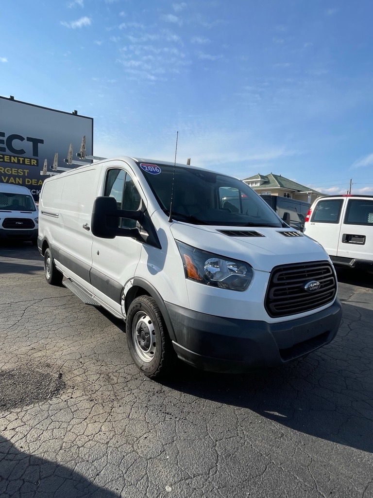 Photo 8 of this FORD TRANSIT