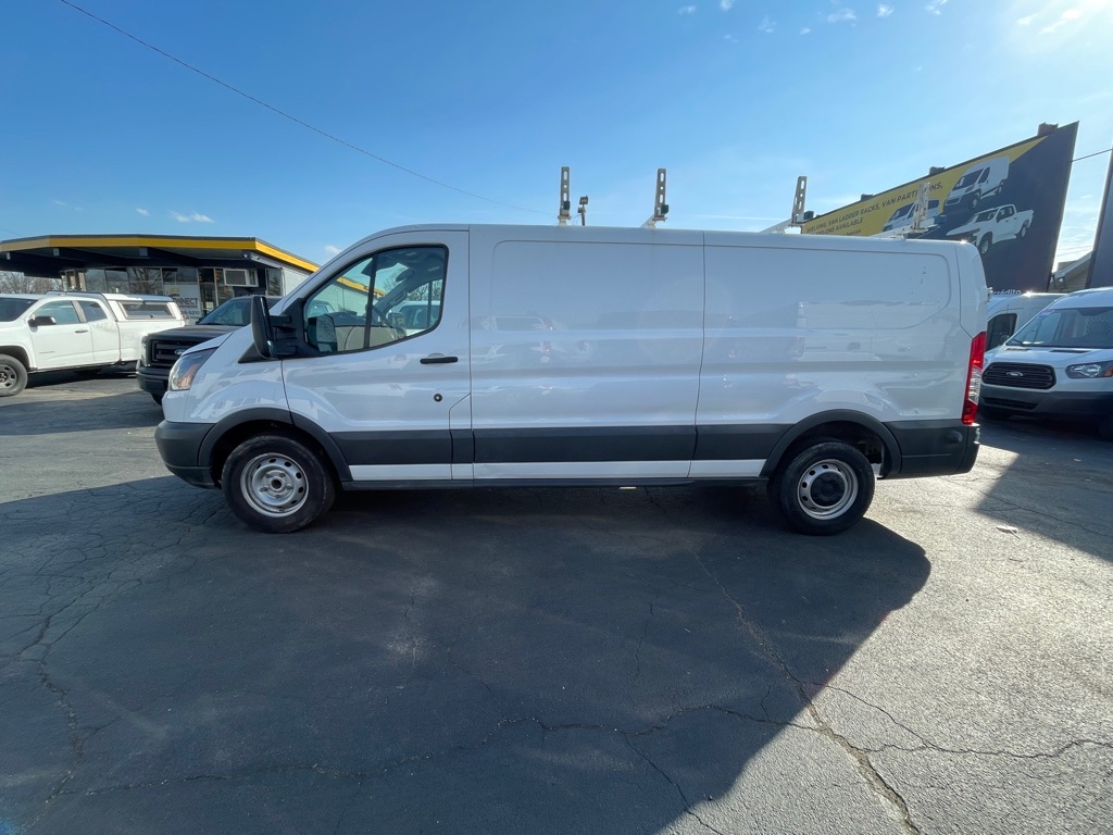 Photo 2 of this FORD TRANSIT