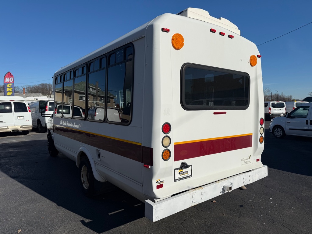 Photo 6 of this FORD ECONOLINE