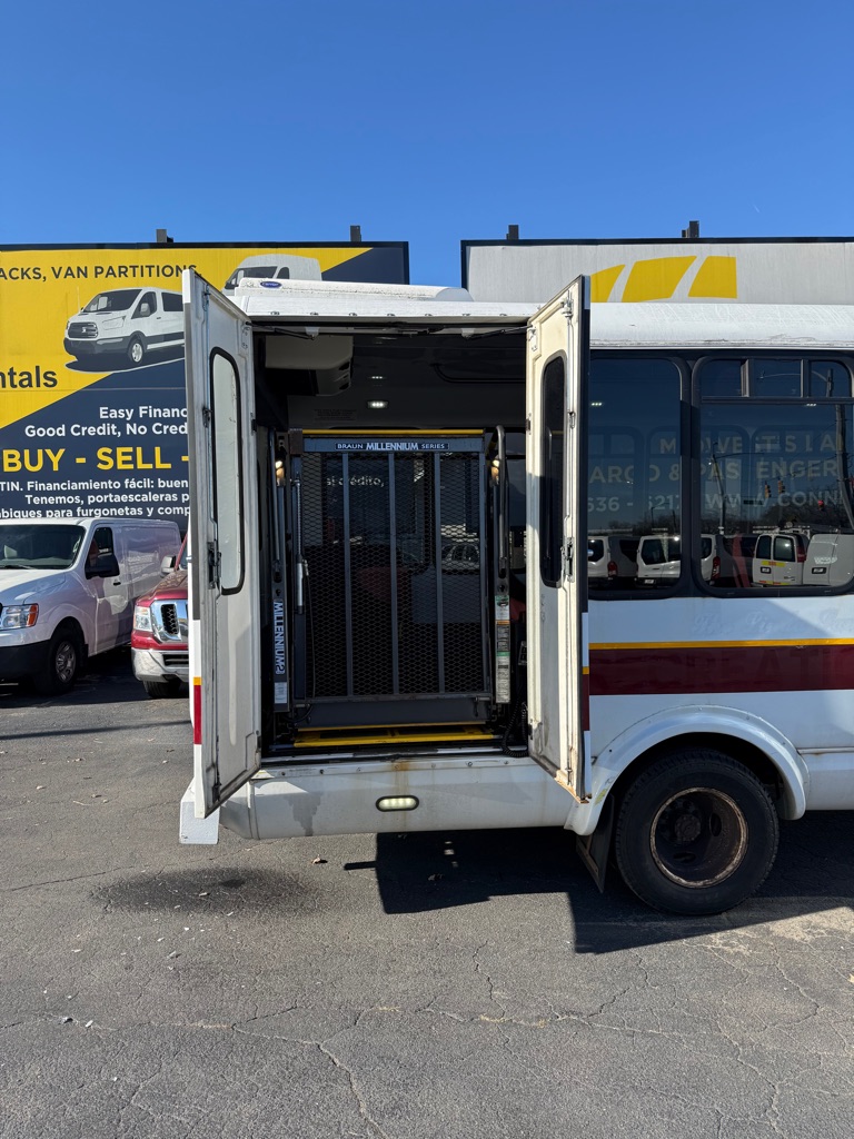 Photo 11 of this FORD ECONOLINE