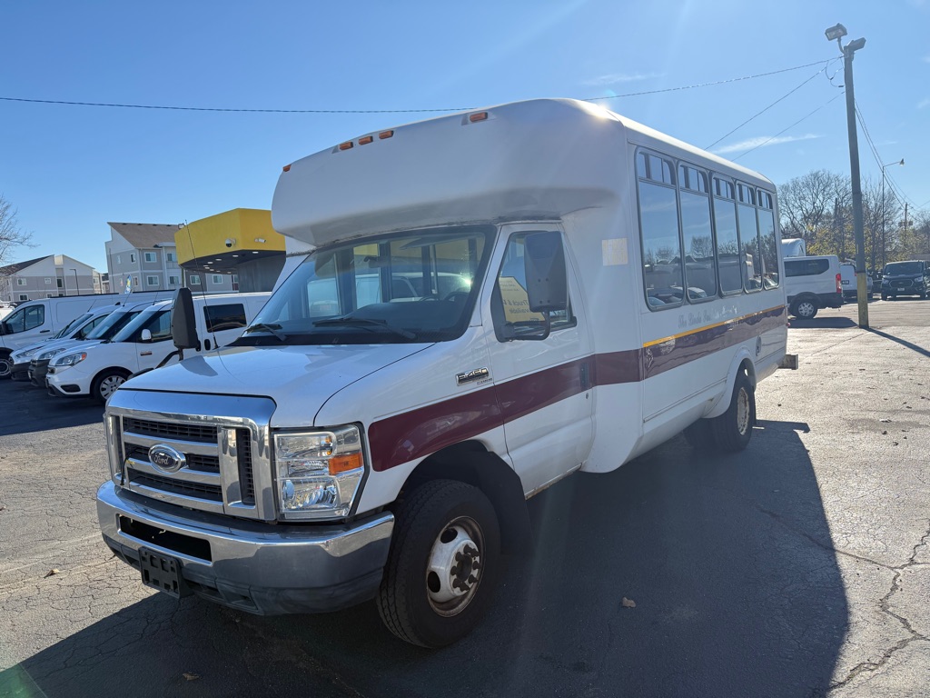 Photo 4 of this FORD ECONOLINE