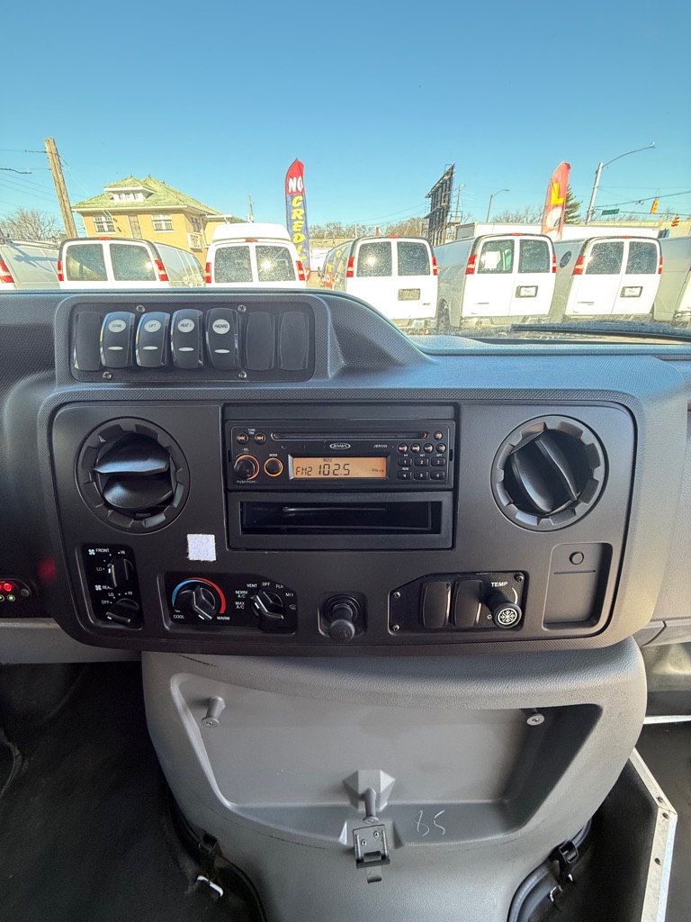 Photo 16 of this FORD ECONOLINE