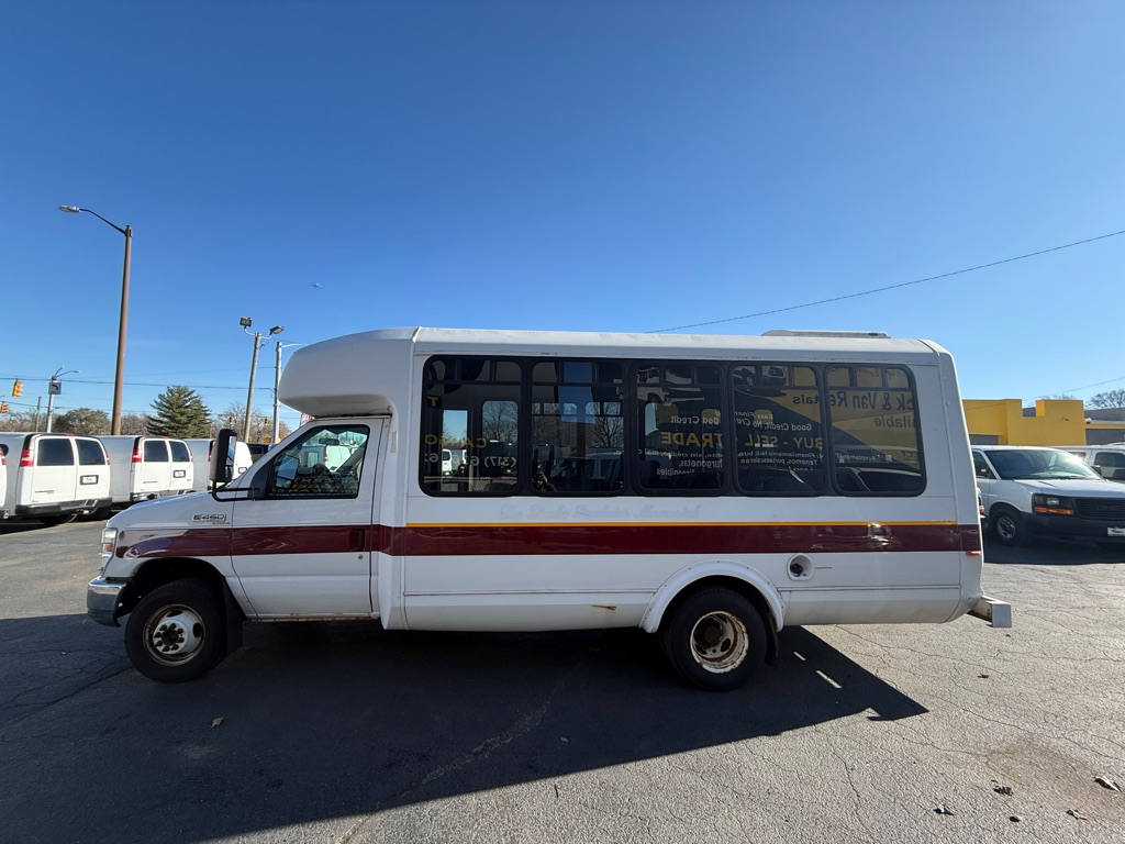 Photo 5 of this FORD ECONOLINE