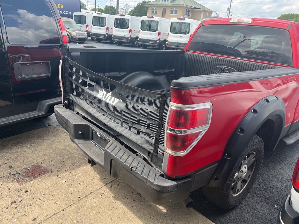 Photo 4 of this FORD F150