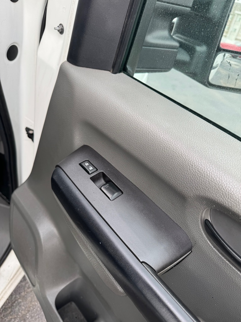 Photo 14 of this NISSAN NV