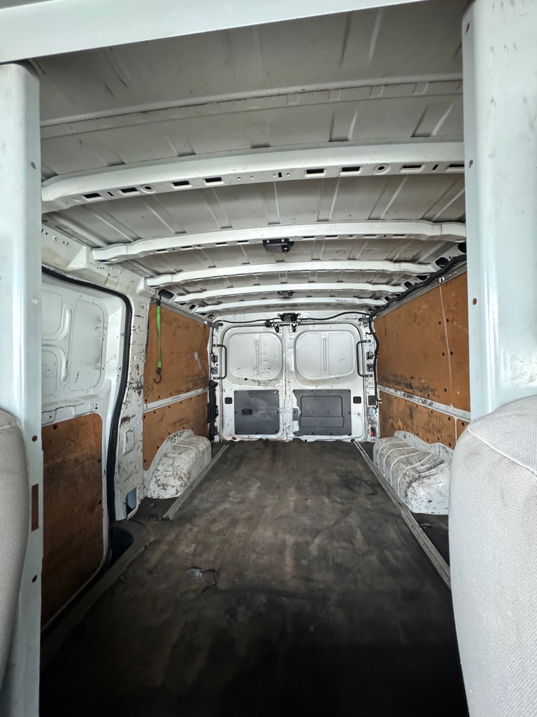 Photo 21 of this NISSAN NV