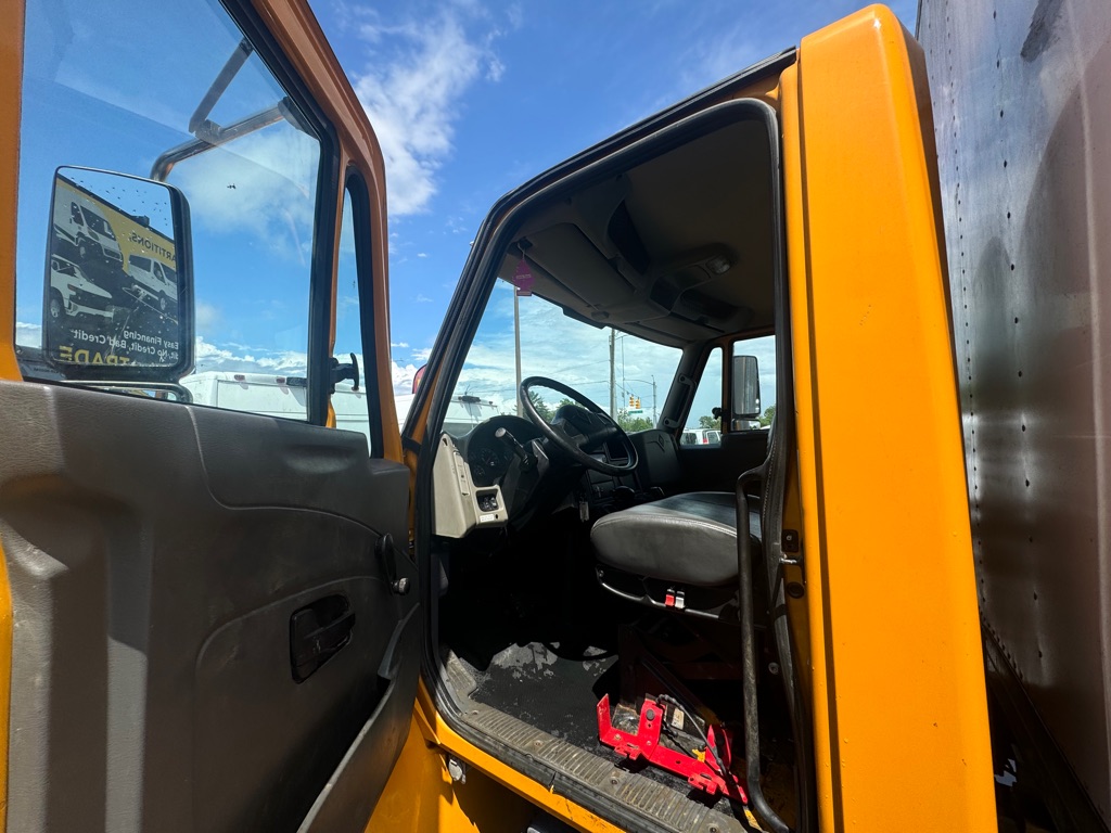 Photo 12 of this INTERNATIONAL 4300