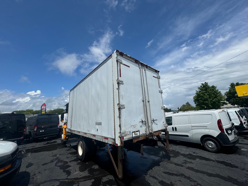 Photo 9 of this INTERNATIONAL 4300