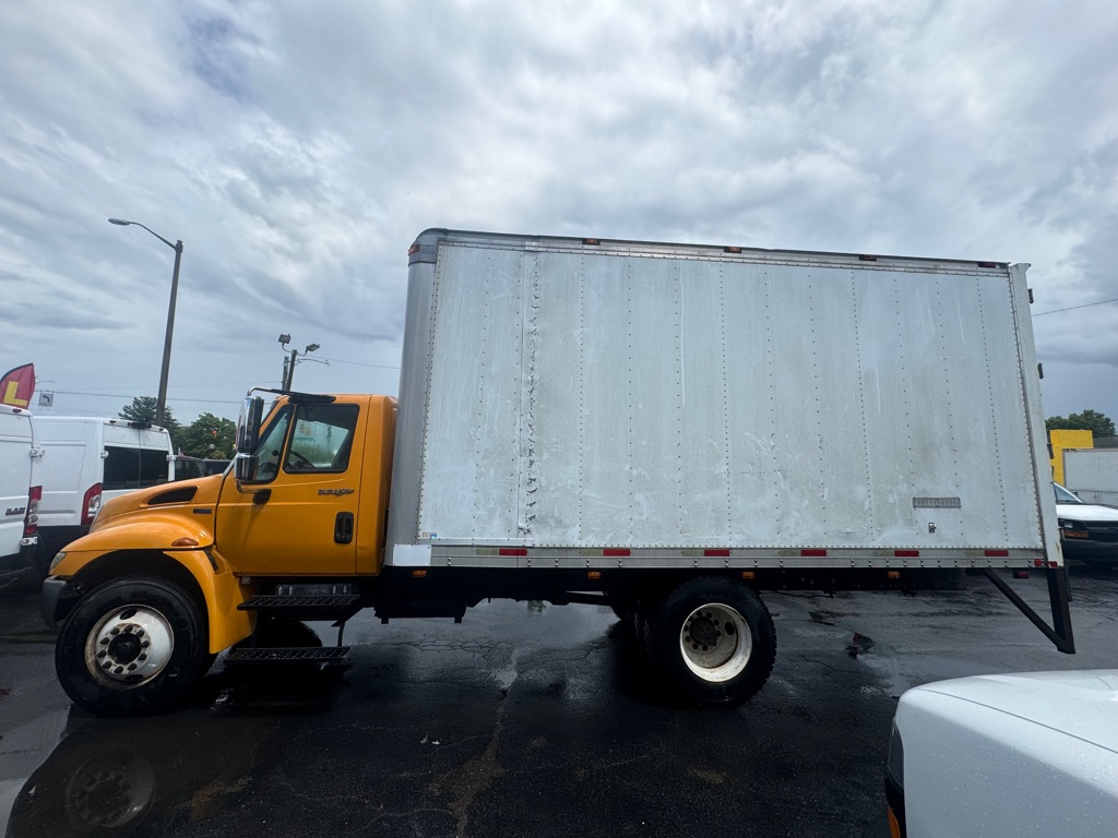 Photo 8 of this INTERNATIONAL 4300