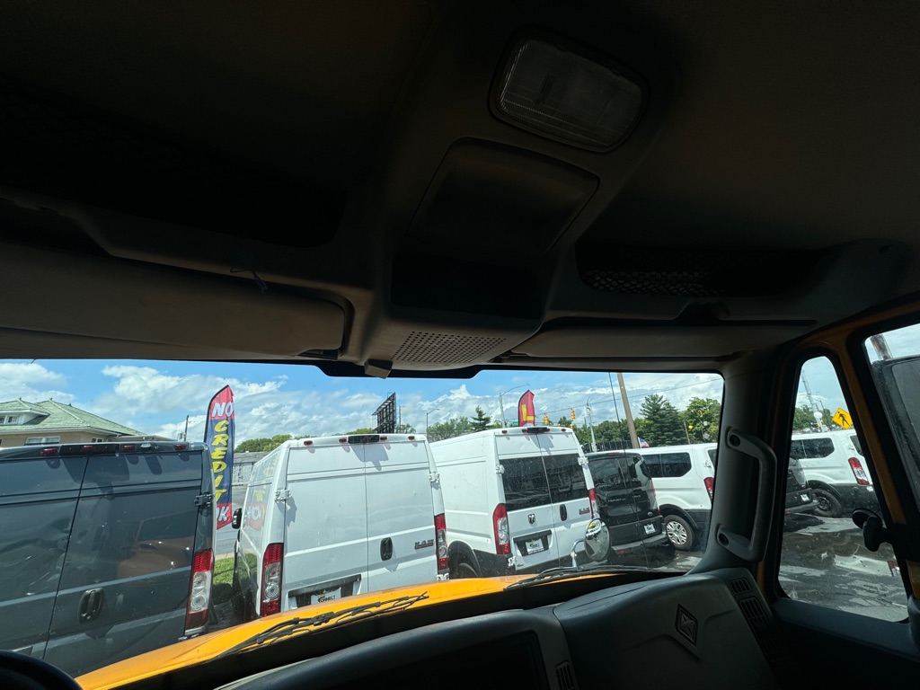 Photo 16 of this INTERNATIONAL 4300